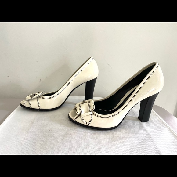 Authentic Fendi heels - Picture 4 of 12